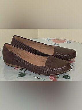 Bitter Brown Women's Textured Flats Size 10